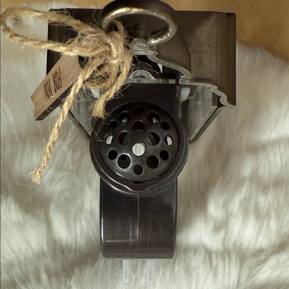 Bath & Body Works Bronze Lantern Nightlight Wallflowers Fragrance Plug - Picture 5 of 6